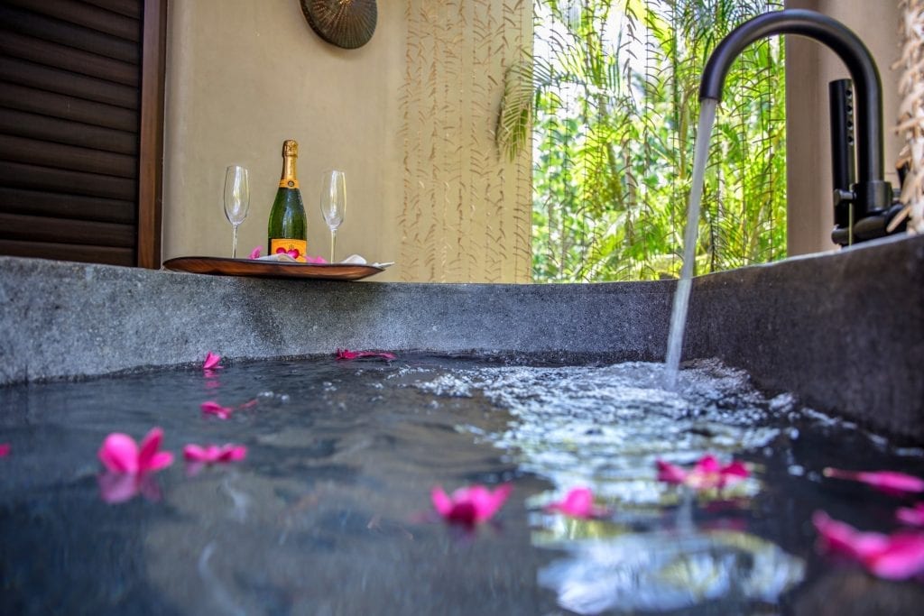 Casa Koko Agua Spa Outdoor Bathtub