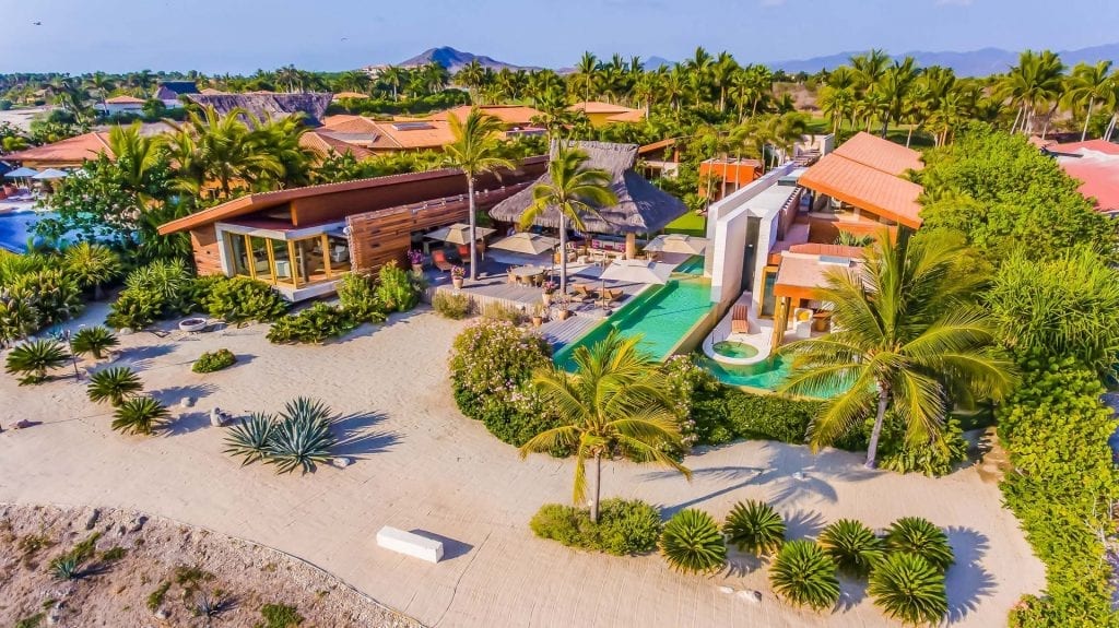 Villa Samba aerial view of the grounds, pool and beachfront — Punta Mita, Mexico