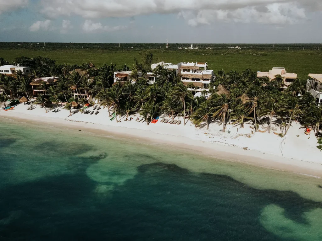 Villa Soliman the shoreline and beachfront houses from above — Tulum, Mexico