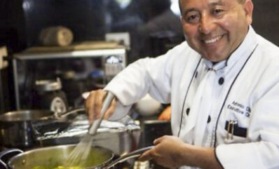 How does the Villa Experience Chef Service Work at the Riviera Maya Villas?