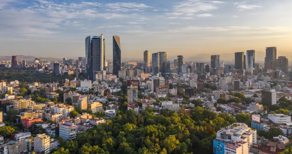 Mexico City skyline — private jet charter destination for business and culture