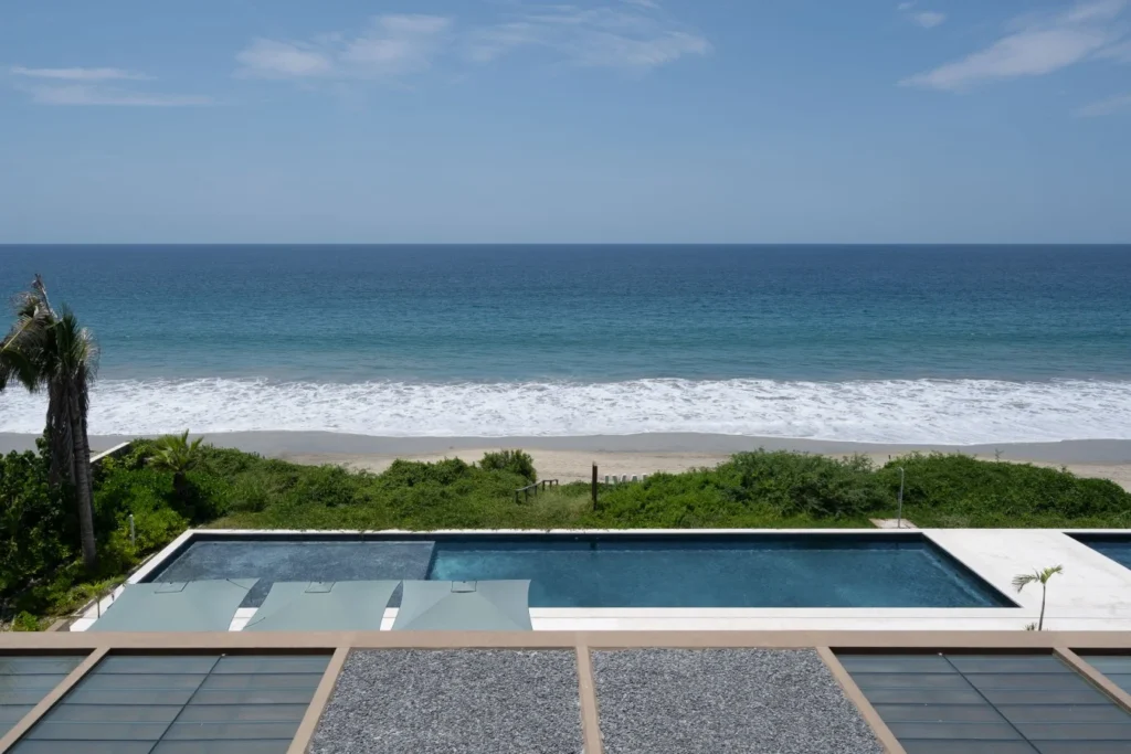 Mita Select terrace jacuzzi looking out over the surf — UAVI Beachfront Residences, Punta Mita